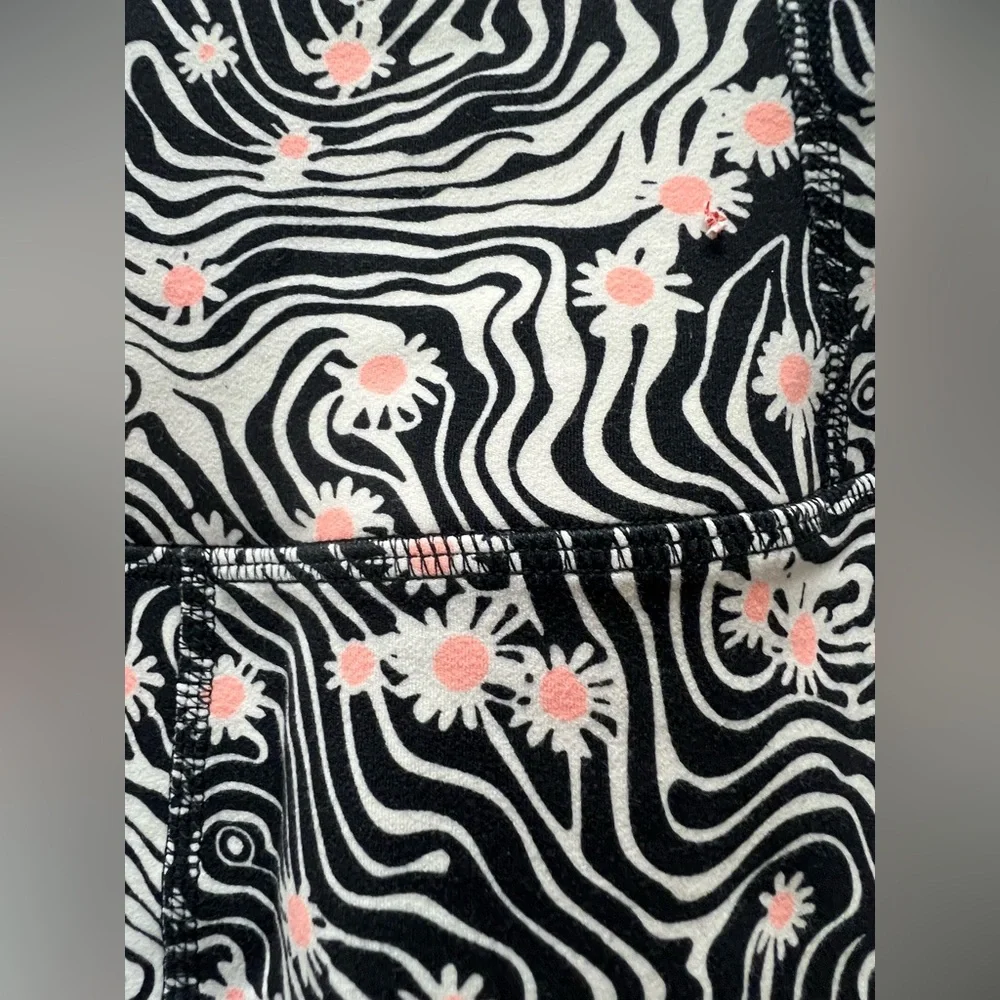 F P Movement Small New With Tags  Black/White Patterned Women's Shorts - Picture 2 of 10